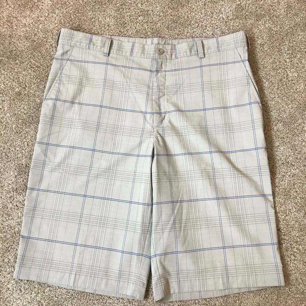 Men's NIKE Gray Blue PLAID Flat Front GOLF SHORTS